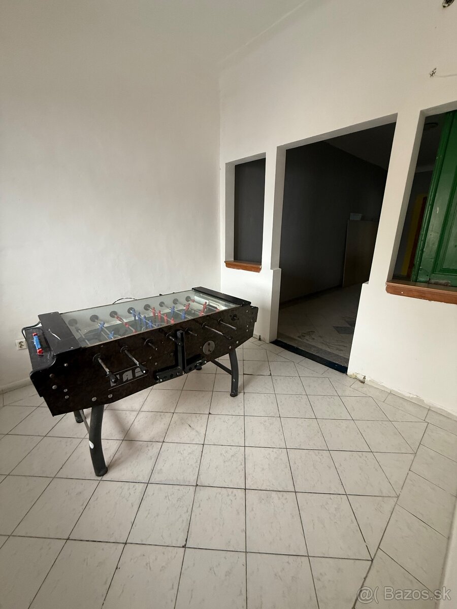Prenájom baru v Brezne na námestí - 13