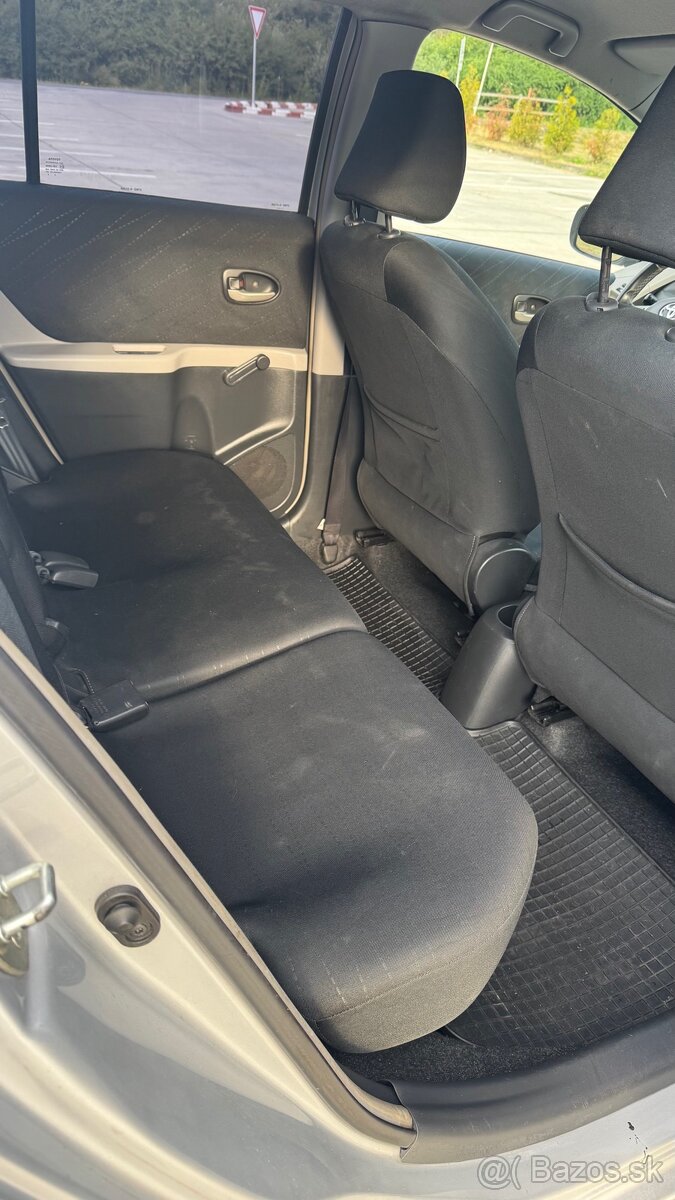 Toyota yaris 1,4 D Limited edition - 13