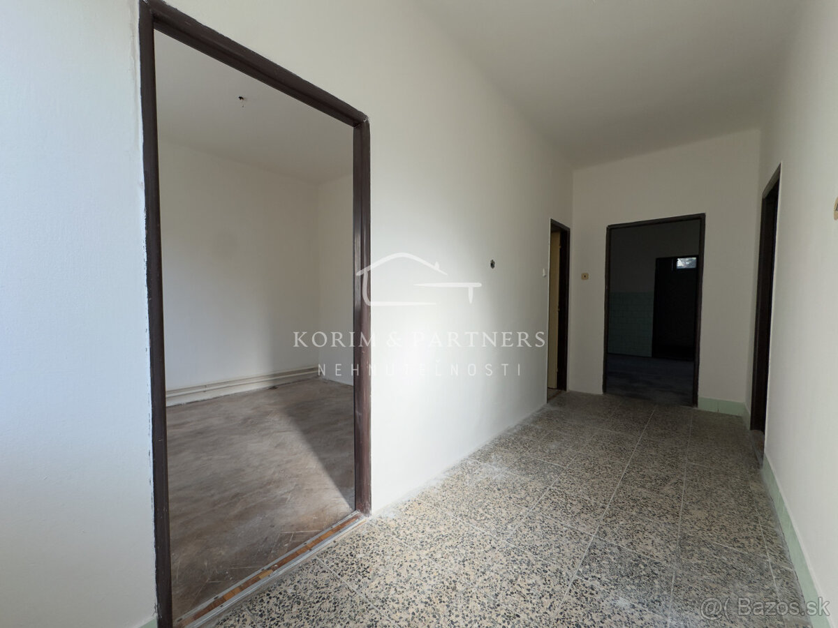 Perspektívny rodinný dom v centre obce Vrakúň - 13