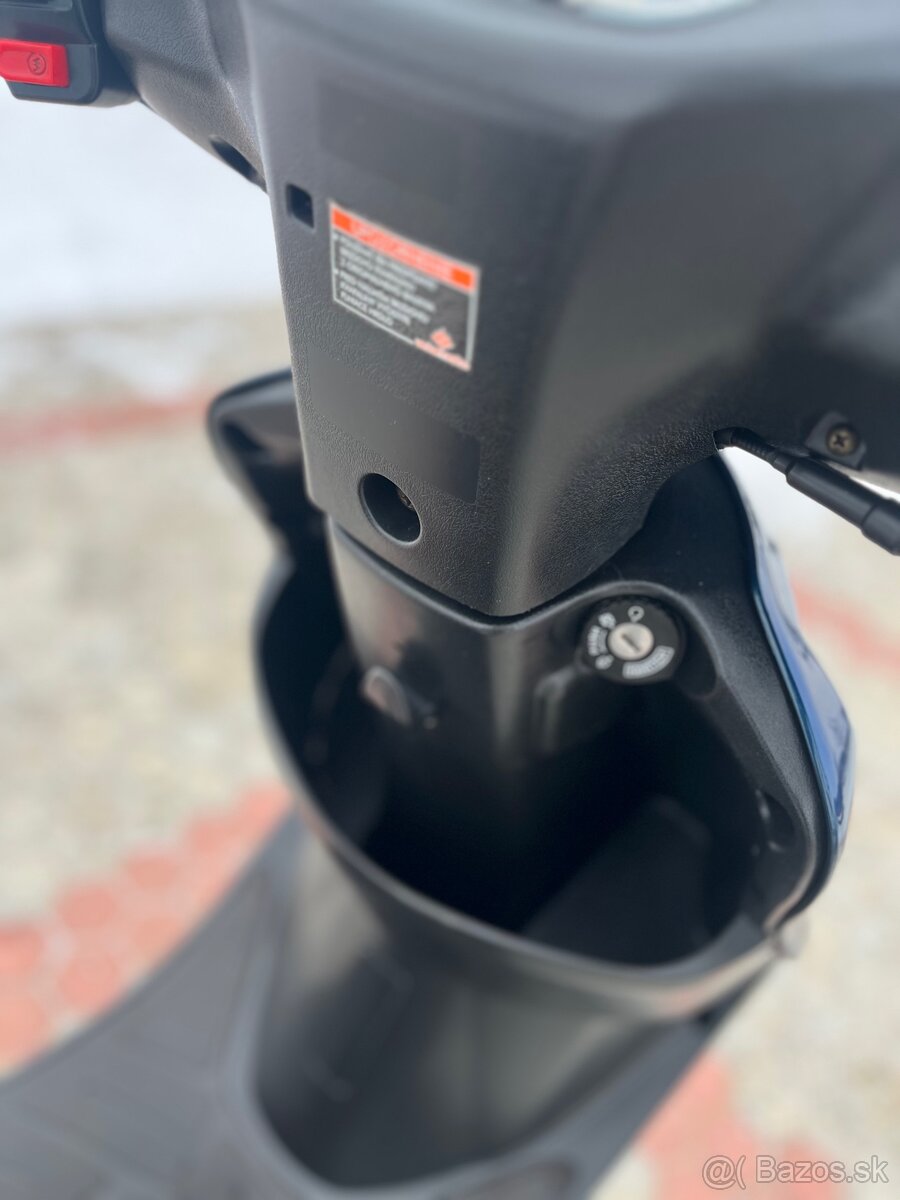 Skúter ADAMOTO 50 ccm - 13