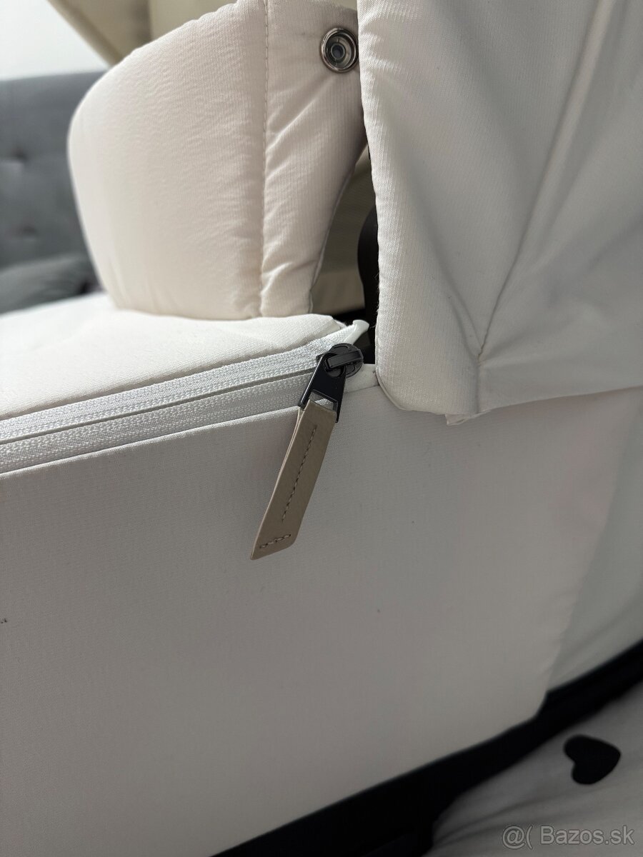 Cybex Priam 4.0 Lux Carry Cot Off White Platinum - 13