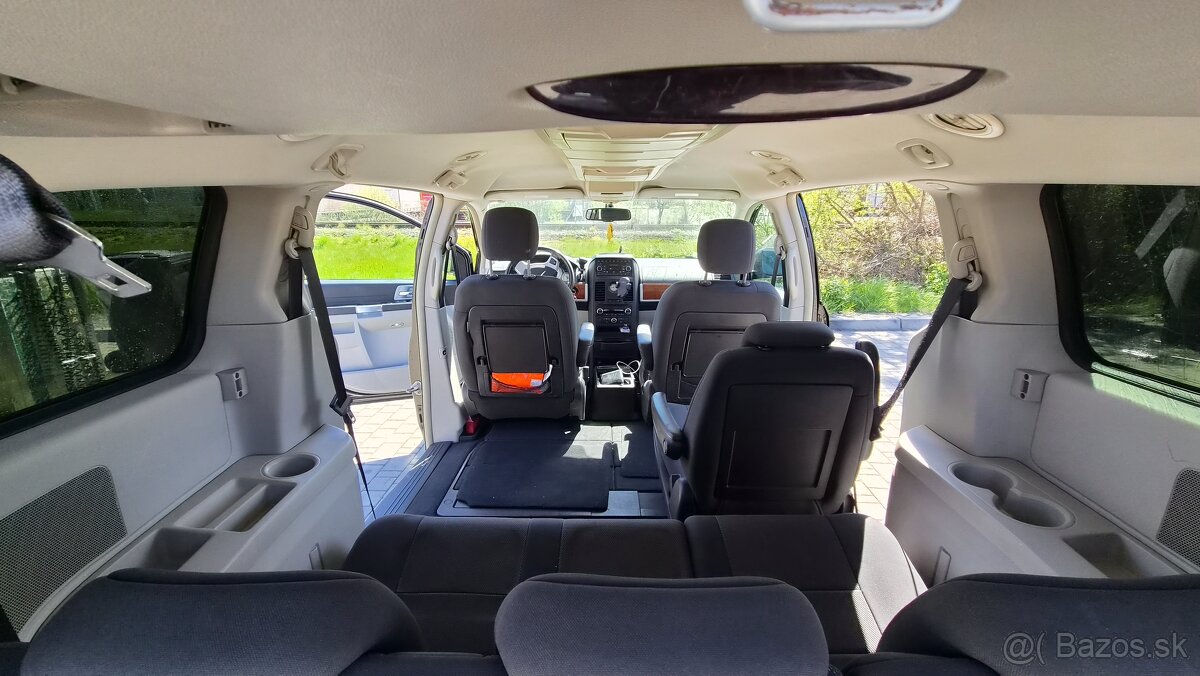 Chrysler Grand Voyager 2.8 CRD - 13