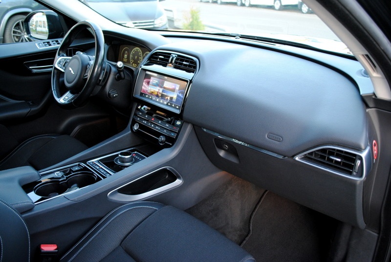 Jaguar F-Pace 2.0D I4 180k R-Sport AWD A/T⭐ZÁRUKA 3 ROKY - 13