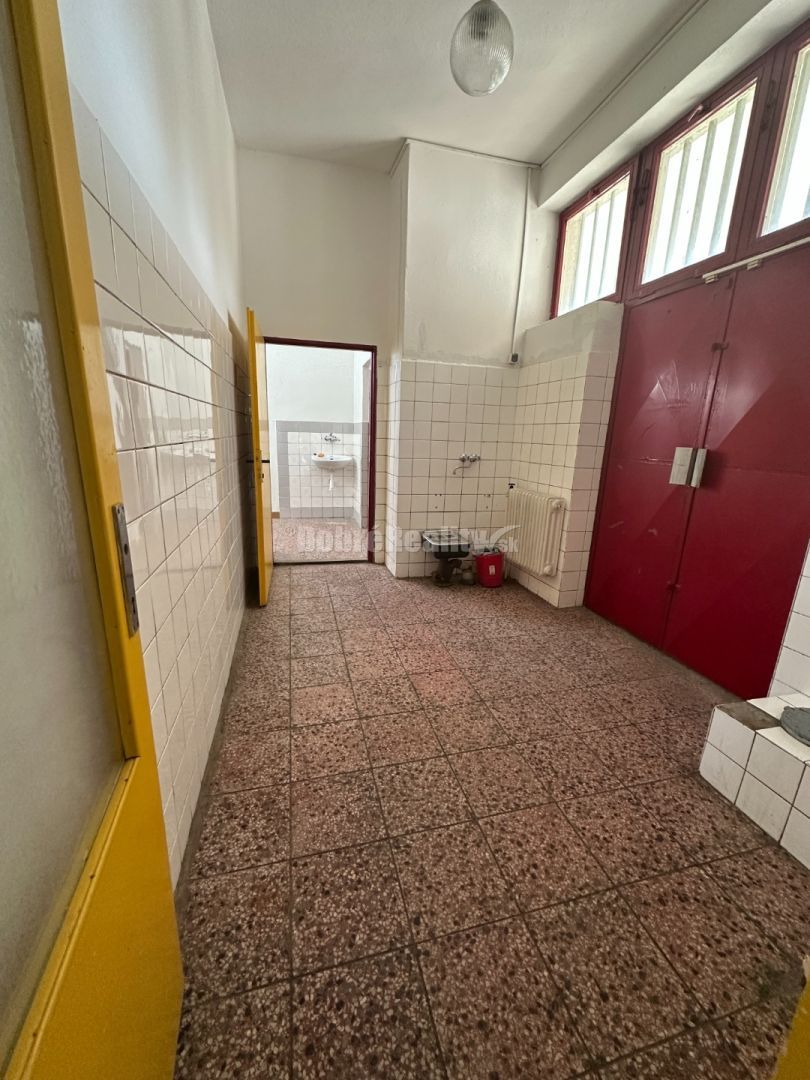 Dobré reality - Polyfunkčný objekt na predaj - 13