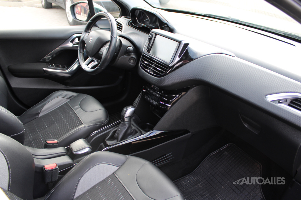 Peugeot 2008 1,2 e-THP 81 kW ALL - 13