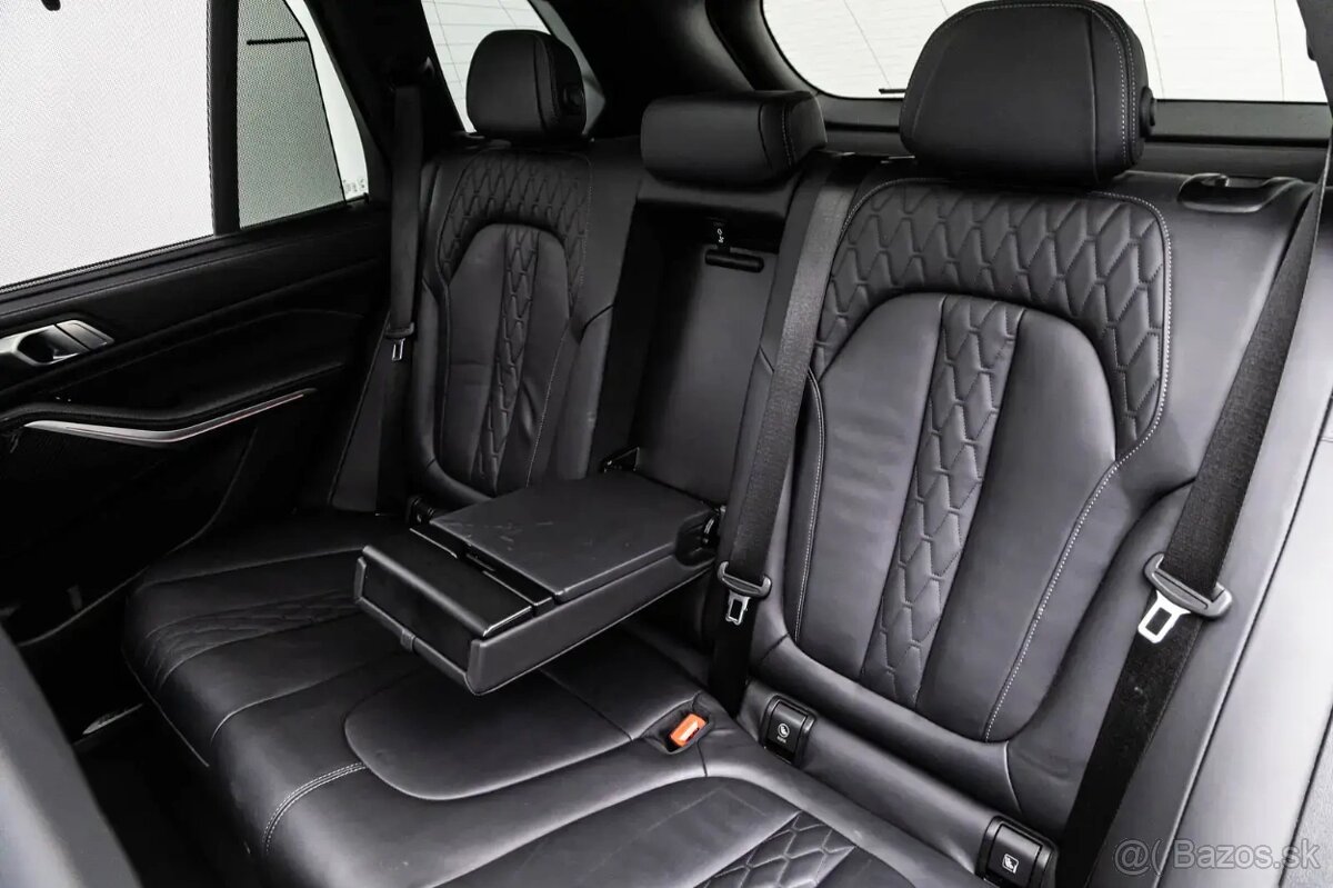 BMW X5 M50i xDrive - 13