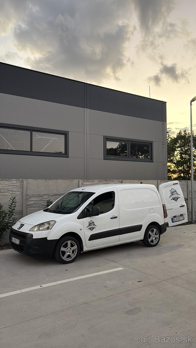 Predám Peugeot Partner 1.6hdi R.v 2009 - 13
