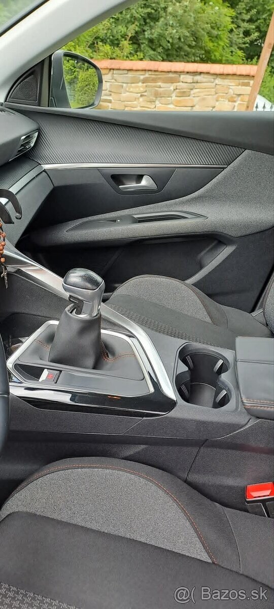 Predám Peugeot 3008 1.2 benzín - 13