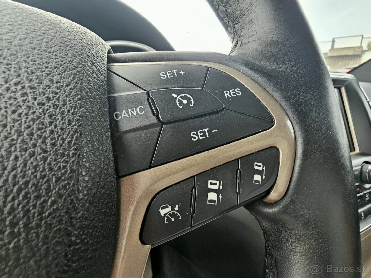 Jeep Grand Cherokee 3.0L V6 CRD SUMMIT A/T - 13