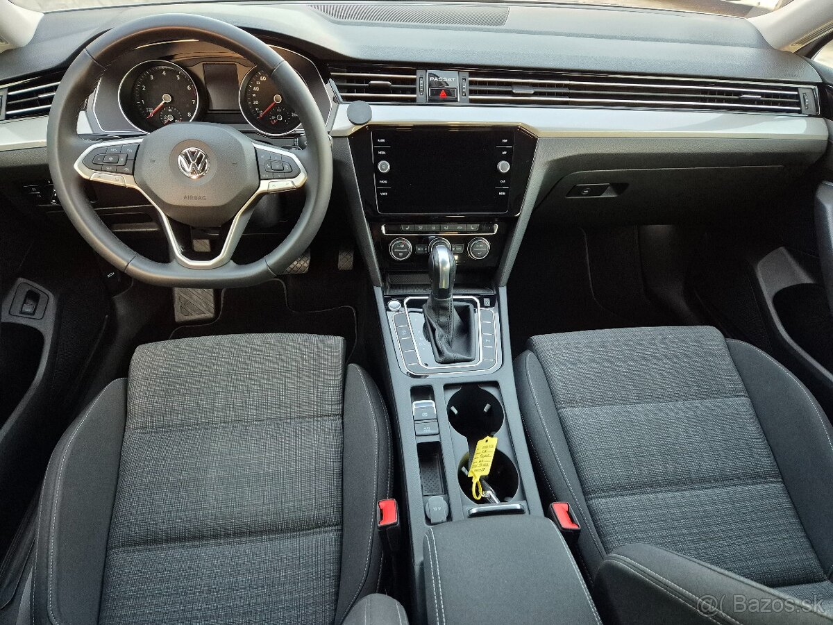 Volkswagen Passat 1.5 TSi 110kw DSG 2019 LED DPH - 13