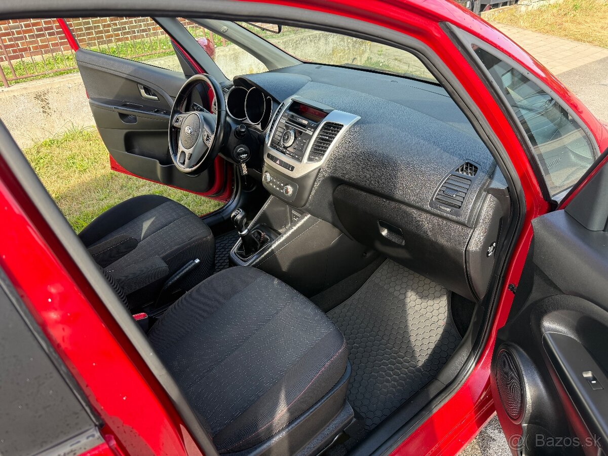 KIA Venga 1,4 cvt rv 2018 - 13