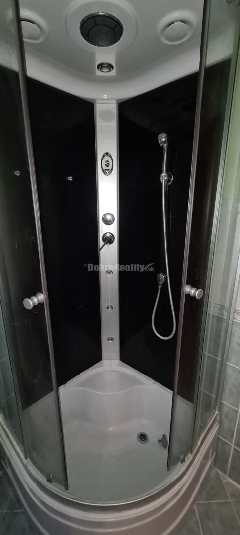 Dobré reality - znížená cena RD s veľkým pozemkom 2455 m2 v - 13