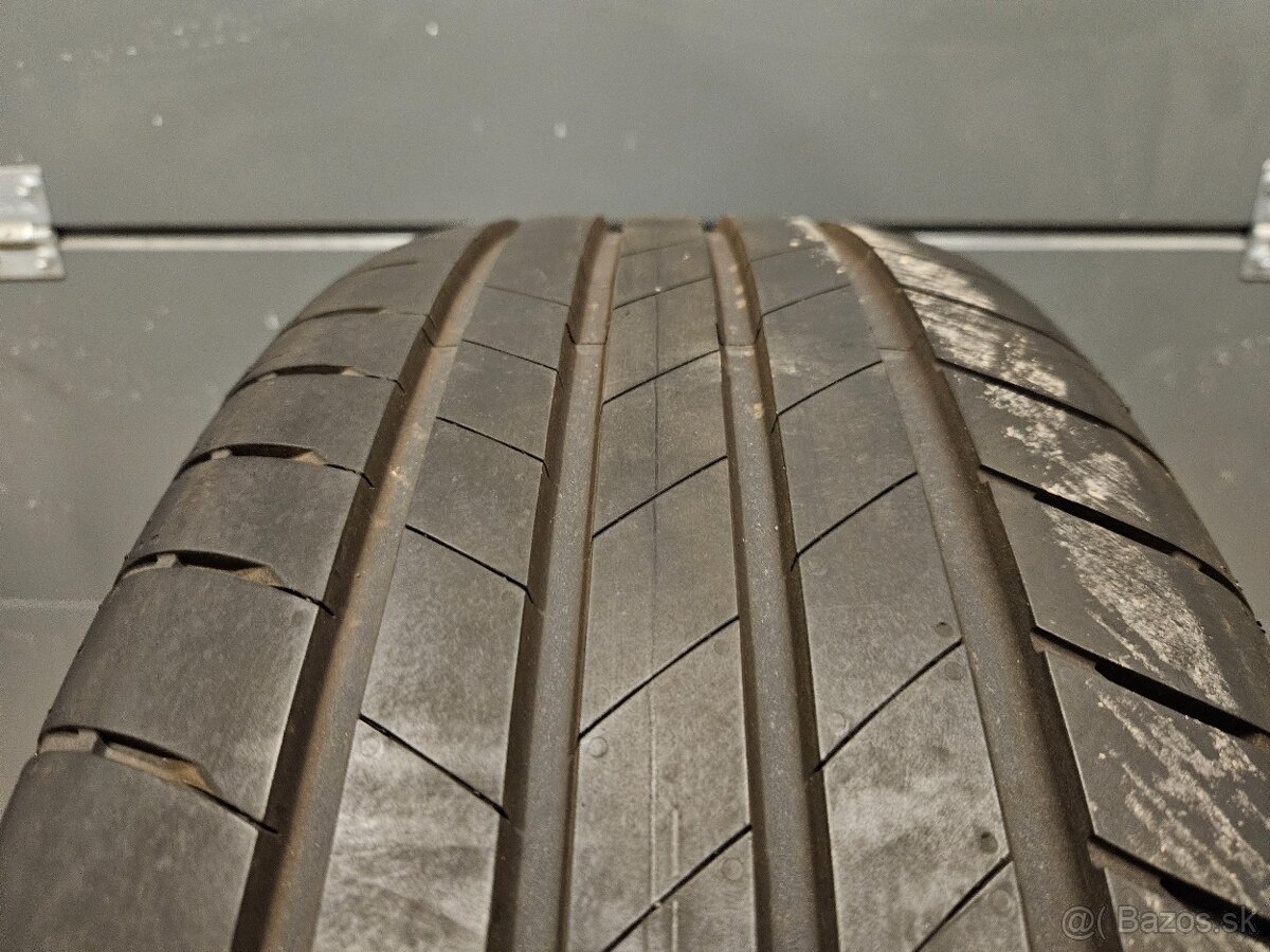 Prakticky nové letné pneumatiky Bridgestone - 235/55 r18 - 13