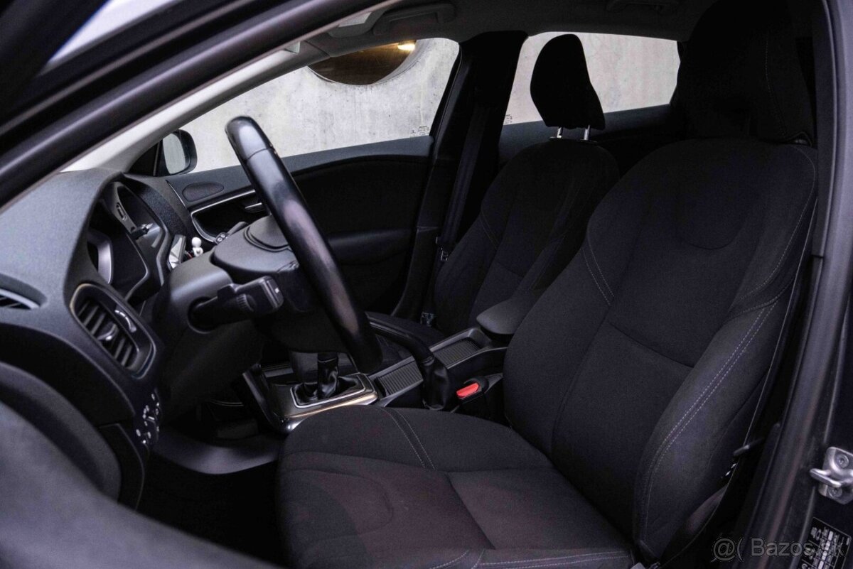 Volvo V40 T2 1.6L Momentum - 13