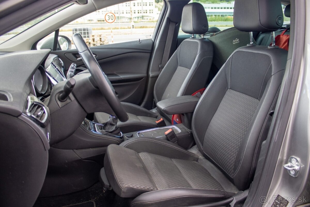 Opel Astra Sport Tourer - 13