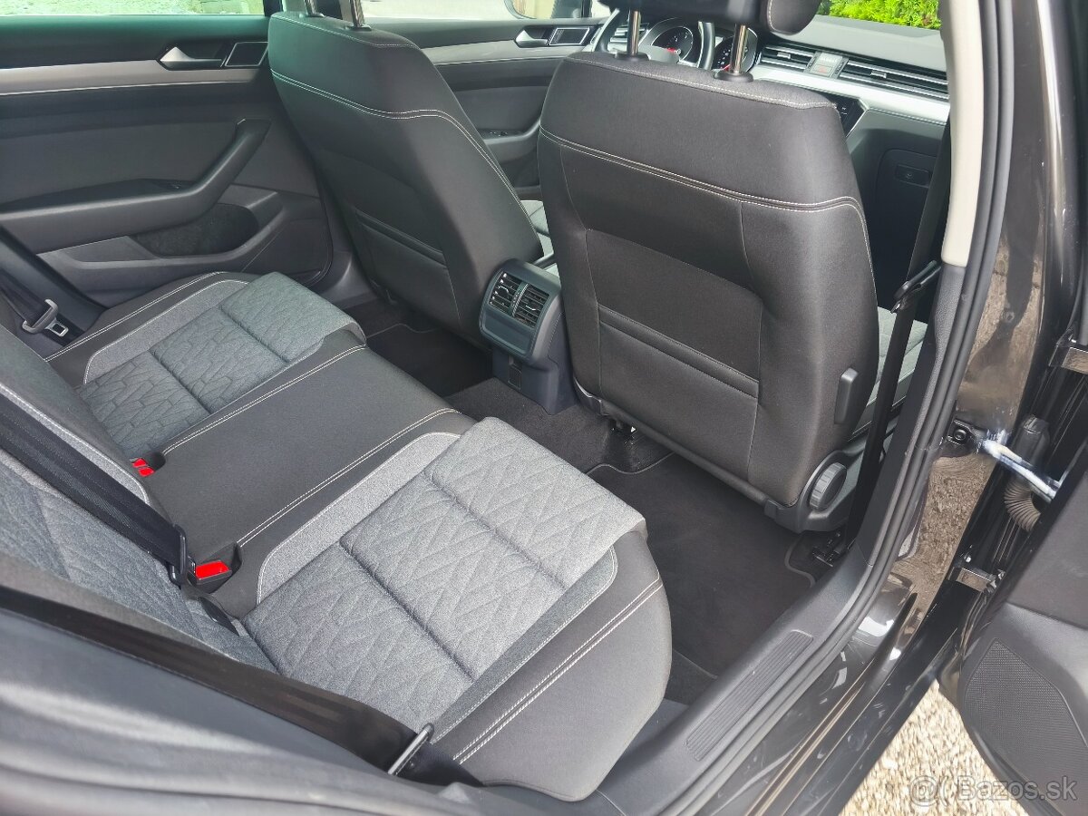 Volkswagen Passat Variant Comfortline 2.0TDI 110KW DSG 2023 - 13