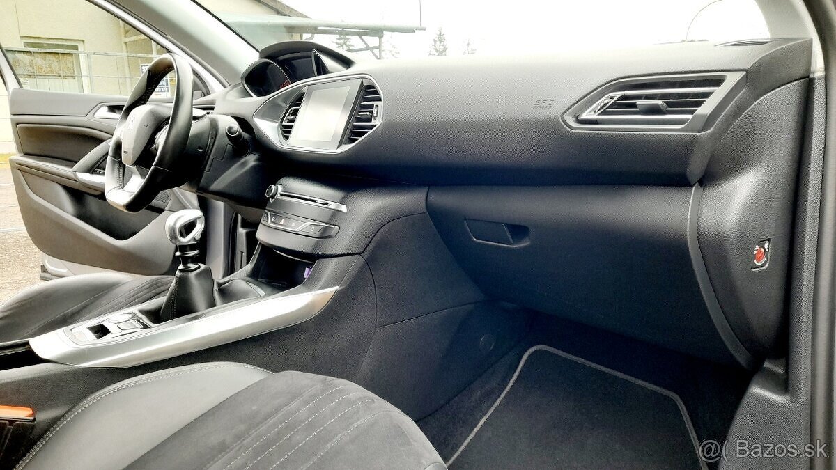 Peugeot 308, 138.000km, Plná výbava - 13