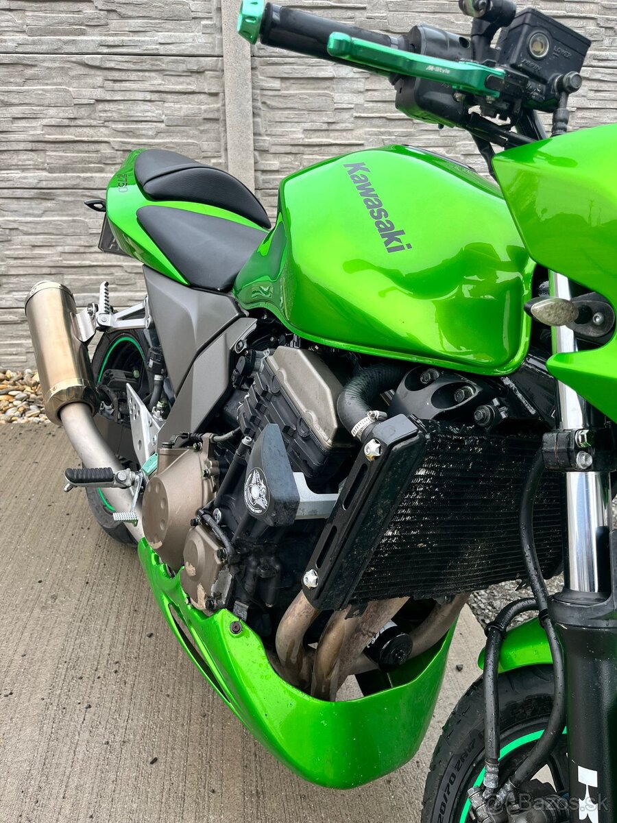 Kawasaki Z750 - 13