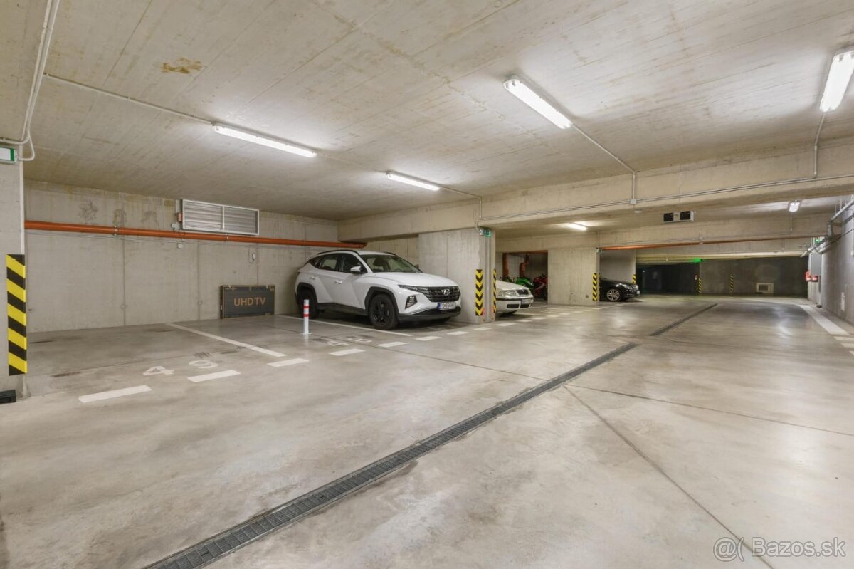 PRENÁJOM 1-IZBOVÝ BYT S PRIESTRANNÝM BALKÓNOM A PARKOVANÍM - 13