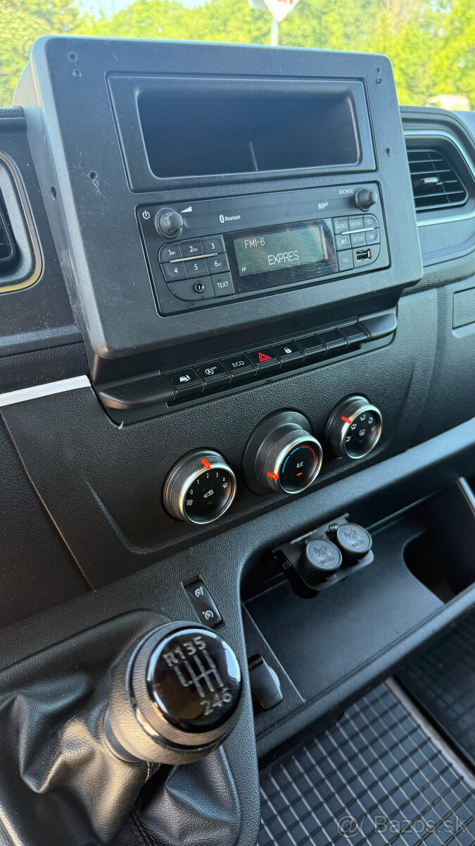 RENAULT MASTER III 2022-PLACHTOVÝ VALNÍK - 13
