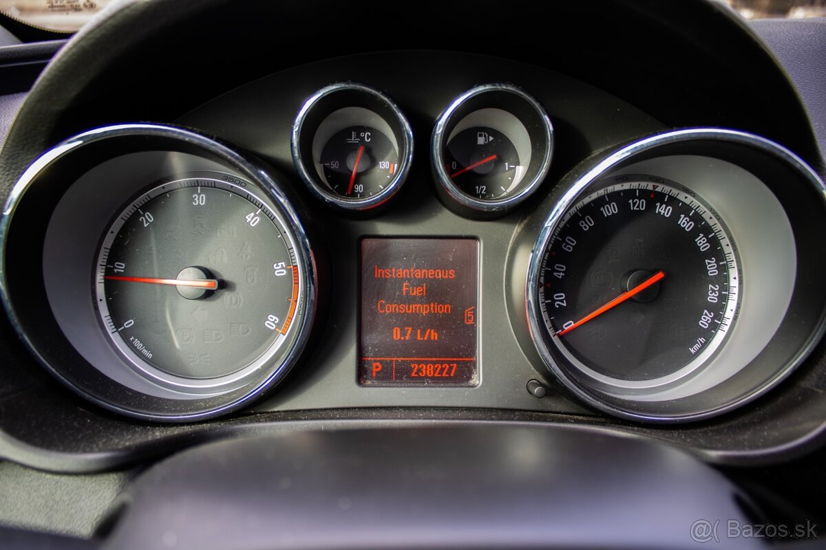 Opel Insignia ST 2.0 CDTI - 13