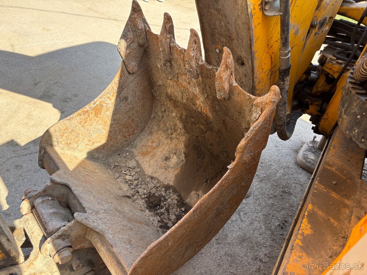JCB 4CX 4X4 - 13