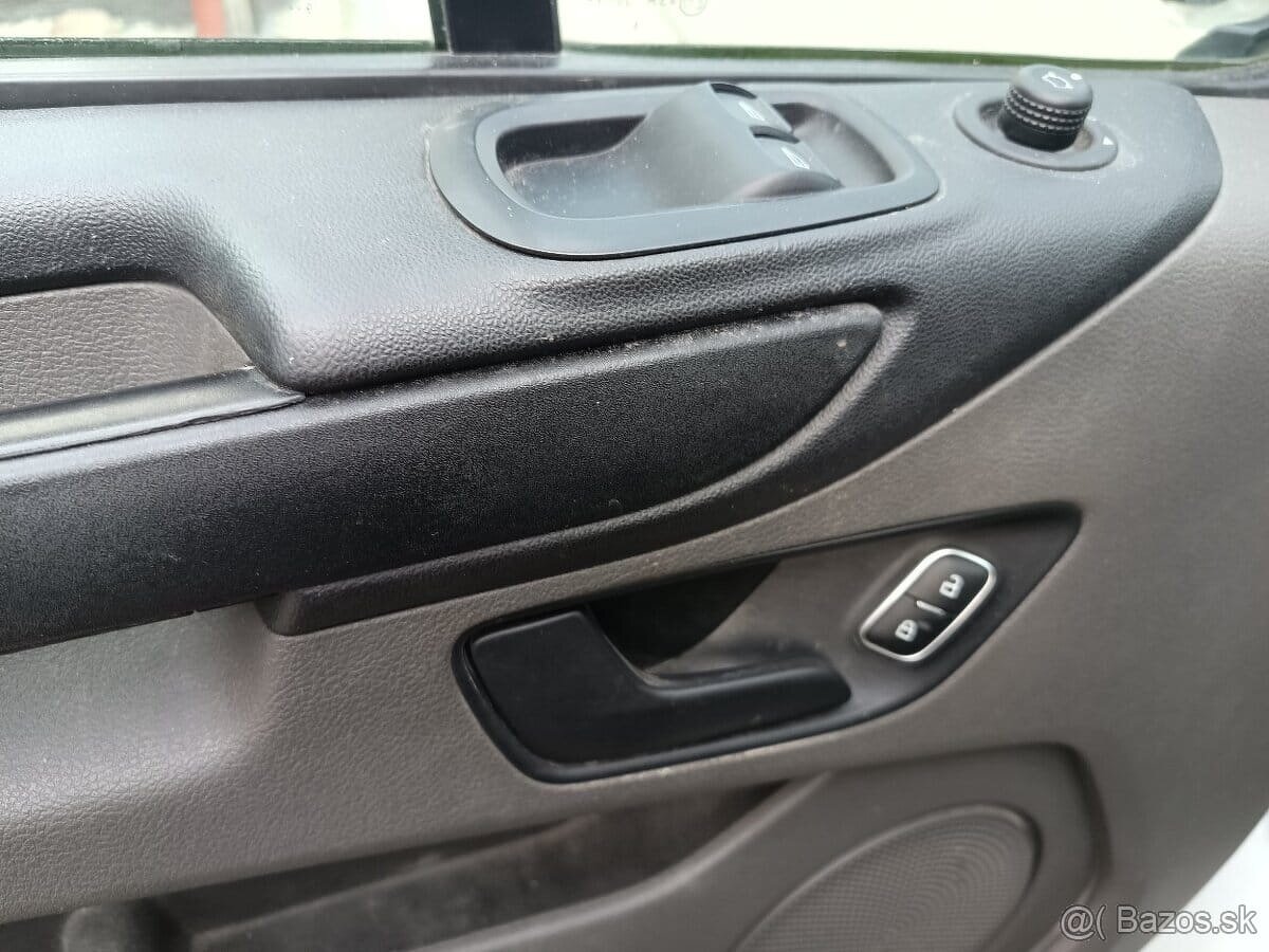 FORD TRANSIT CUSTOM - 13