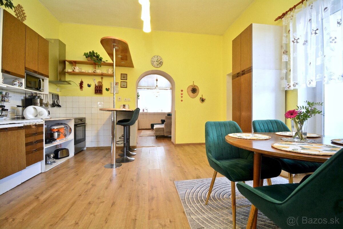 Predaj 4- izbový rodinný dom s garážou a záhradou - 13