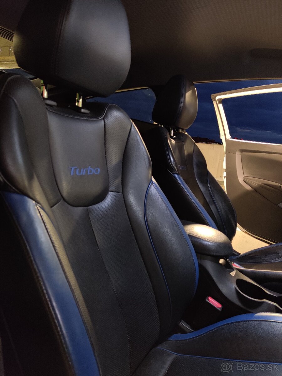 Hyundai Veloster Turbo - 13