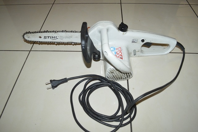 predam - elektricka pila STIHL - 13