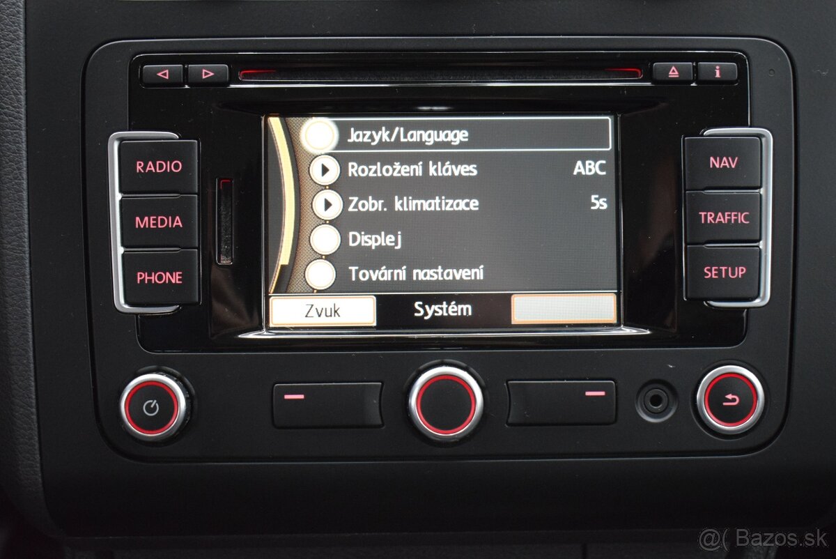 Volkswagen Touran 1,6 TDi 77 kW, 7-míst,NAVI,1.maj., - 13