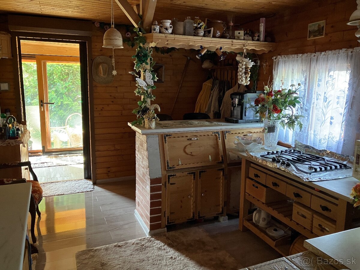 Celoročná chata na predaj v Jelenci - 13