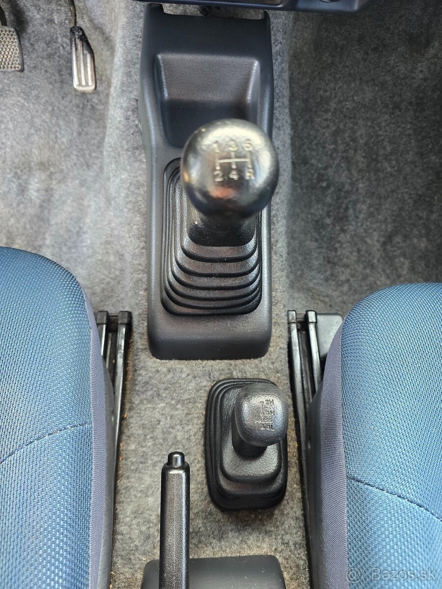 Suzuki Jimny 1.3 60kW 4x4 2002 - 13