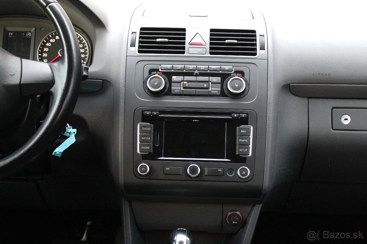 Volkswagen Touran 1.6 TDI DSG - 13