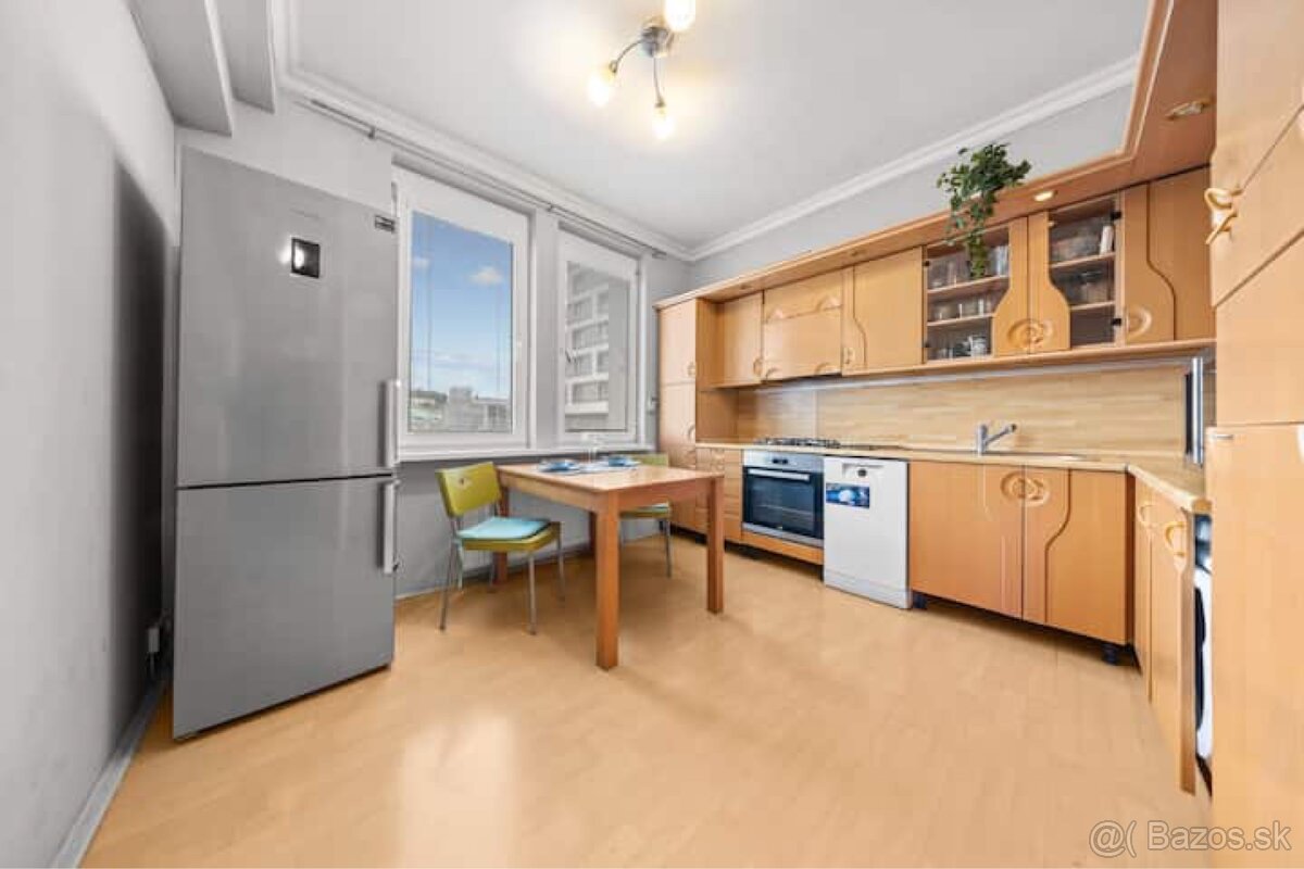 Prenájom 4-izbového bytu v centre Bratislavy – Šancová ulica - 13