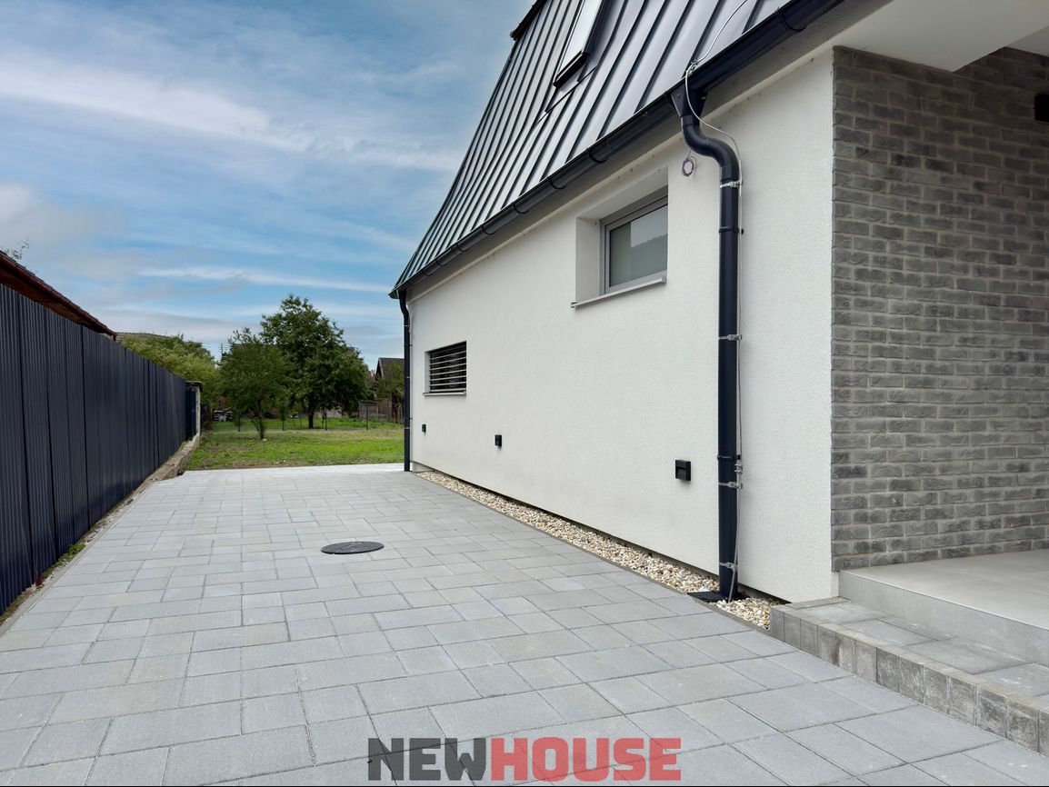 Skolaudovaná novostavba – 5i Rodinná vila BISKUPICE - 13