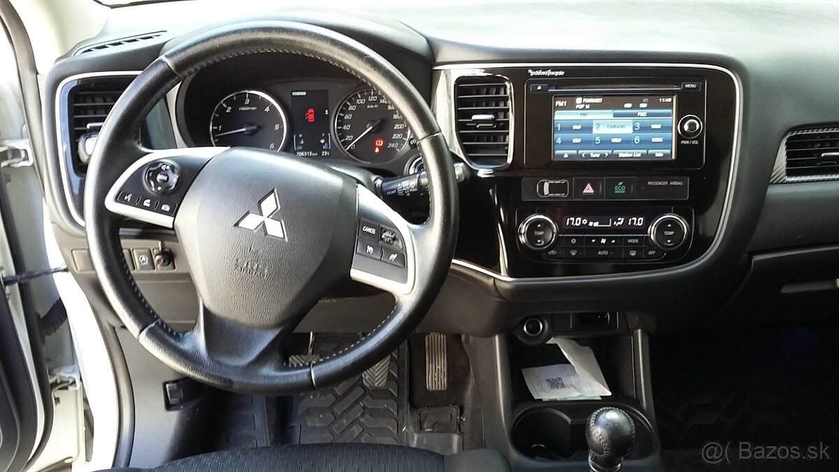 MITSUBISHI OUTLANDER 2.2 DID 4x4 7-miestne - 13