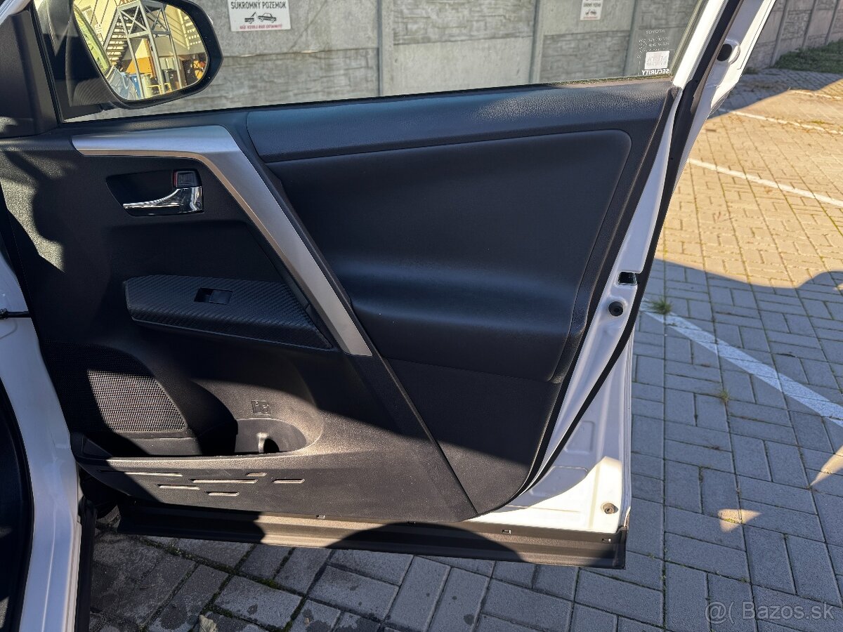 Toyota RAV4 4x4 2015 - 13