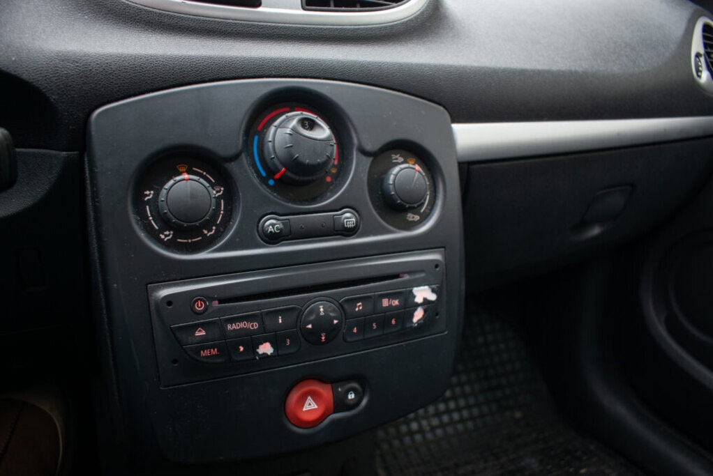 Renault Clio Grandtour 1.2 SK / 1.majiteľ - 13