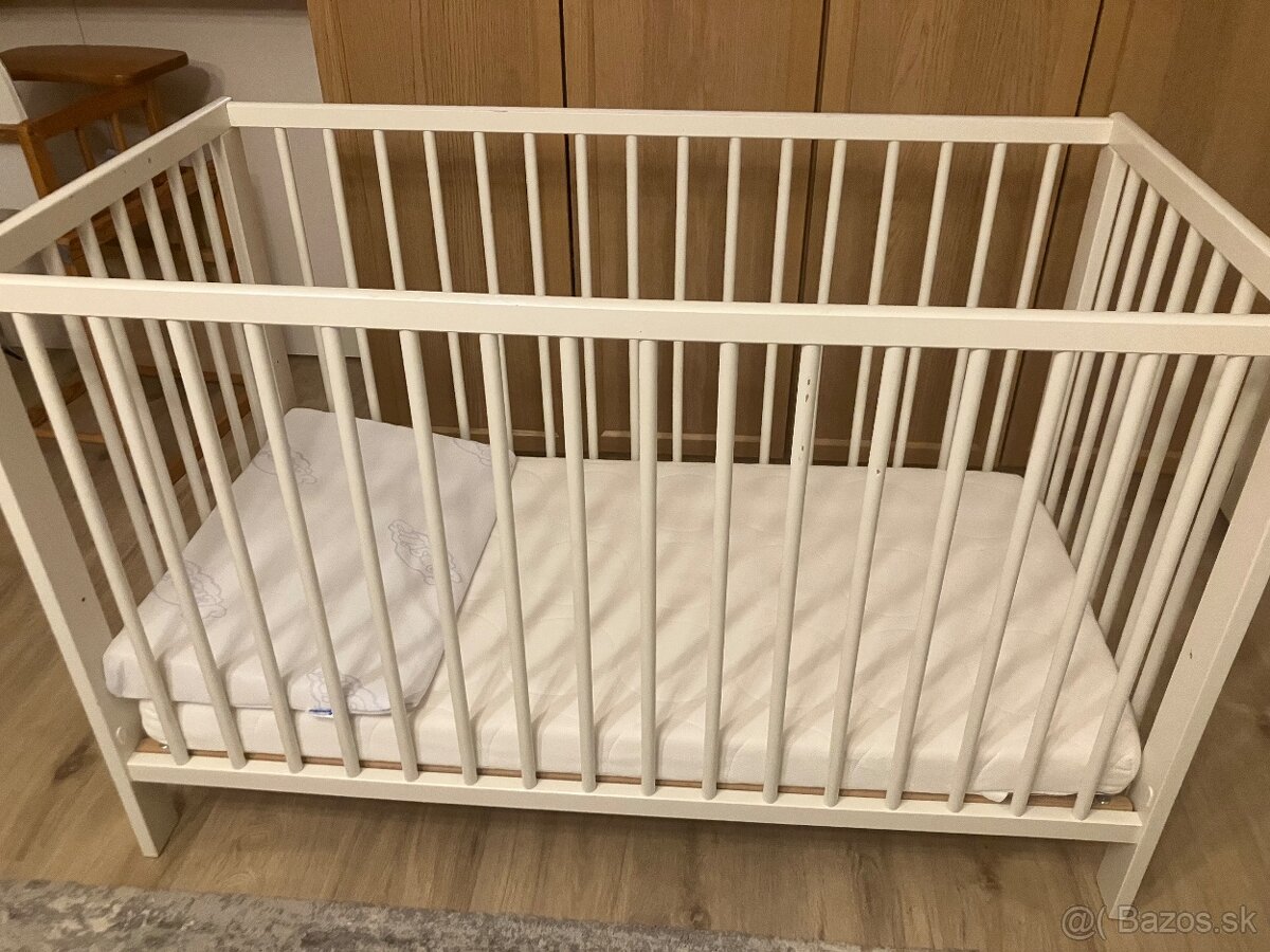 Detska postielka aj s matracom + vybavička + vanička - 13