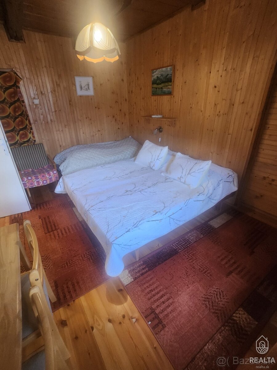 Rodinný dom v centre obce Štrba - 13