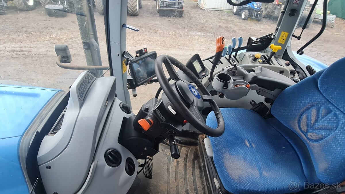 Predám traktor New Holland T7.250 - 13