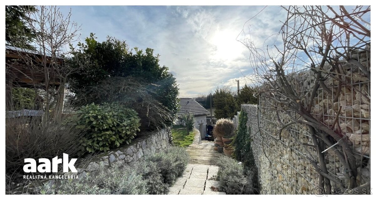 Jedinečný rodinný dom s bazénom, VLČIA DOLINA – Suchá nad Pa - 13