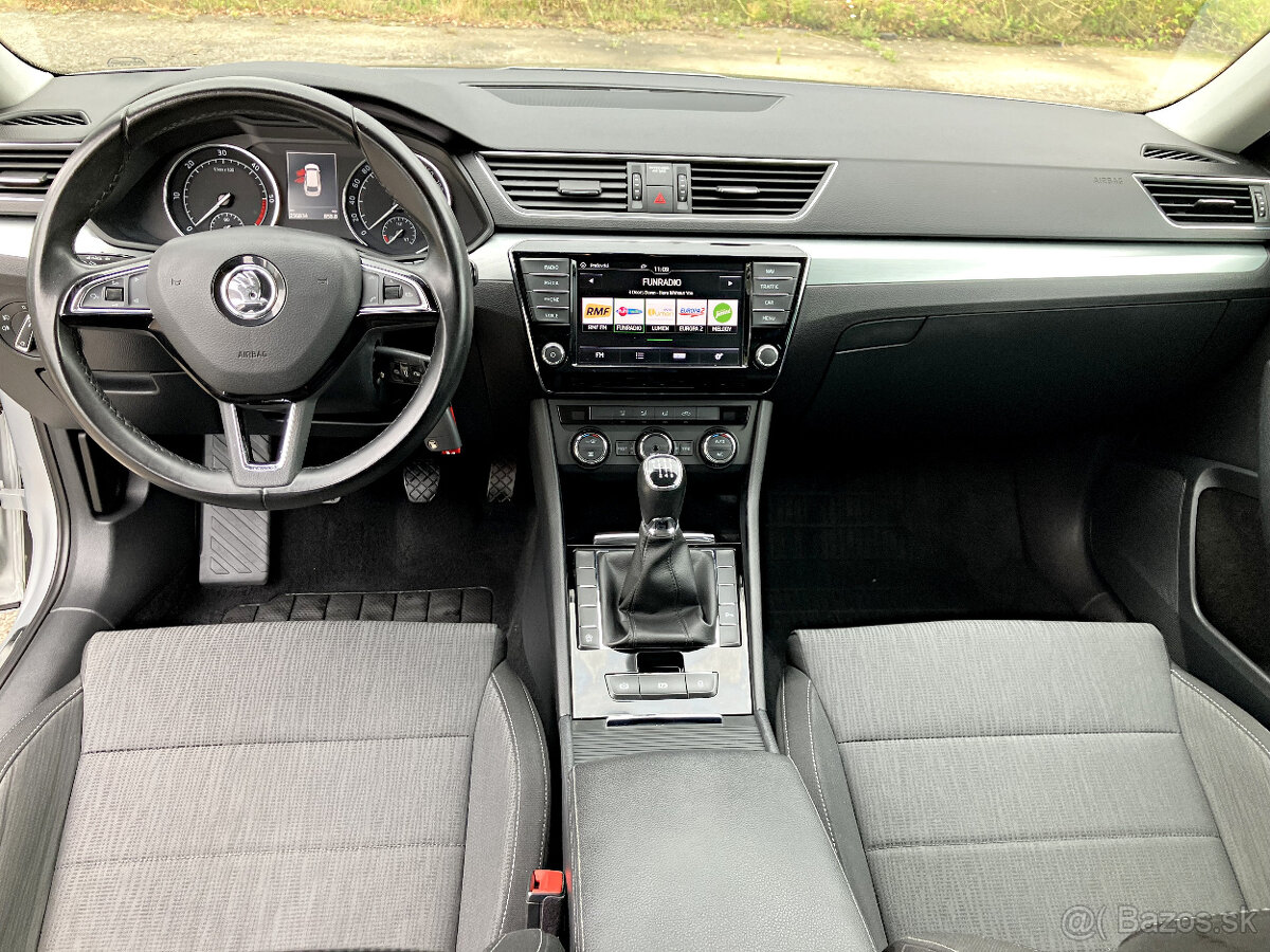 Škoda Superb Combi 2.0 TDI 150k Business - 13