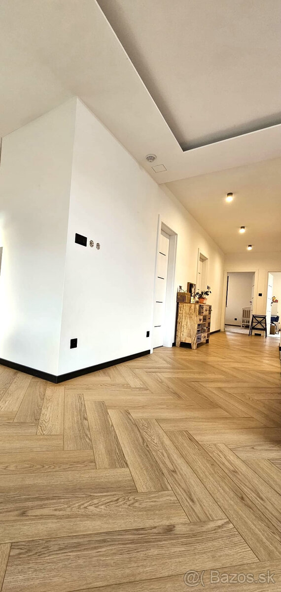 Bungalov NOVOSTAVBA v Badíne na predaj s krásnym rovinatým p - 13