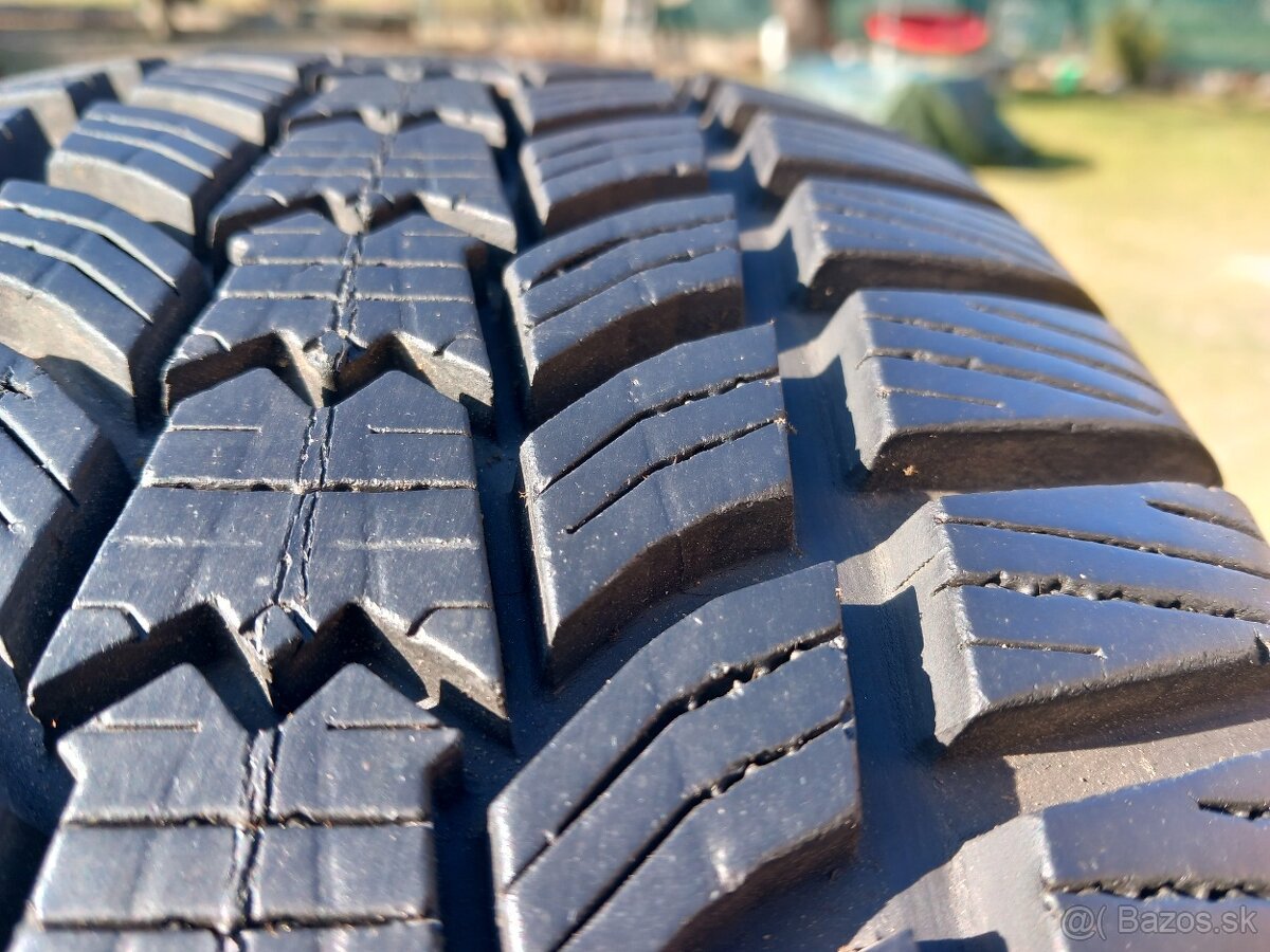 215/60 r16 zimne pneumatiky - 13