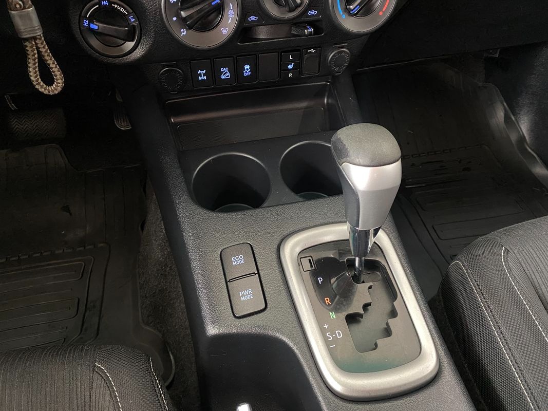 Toyota Hilux DoubleCab 2.4 D-4D A/T 4x4 - 13