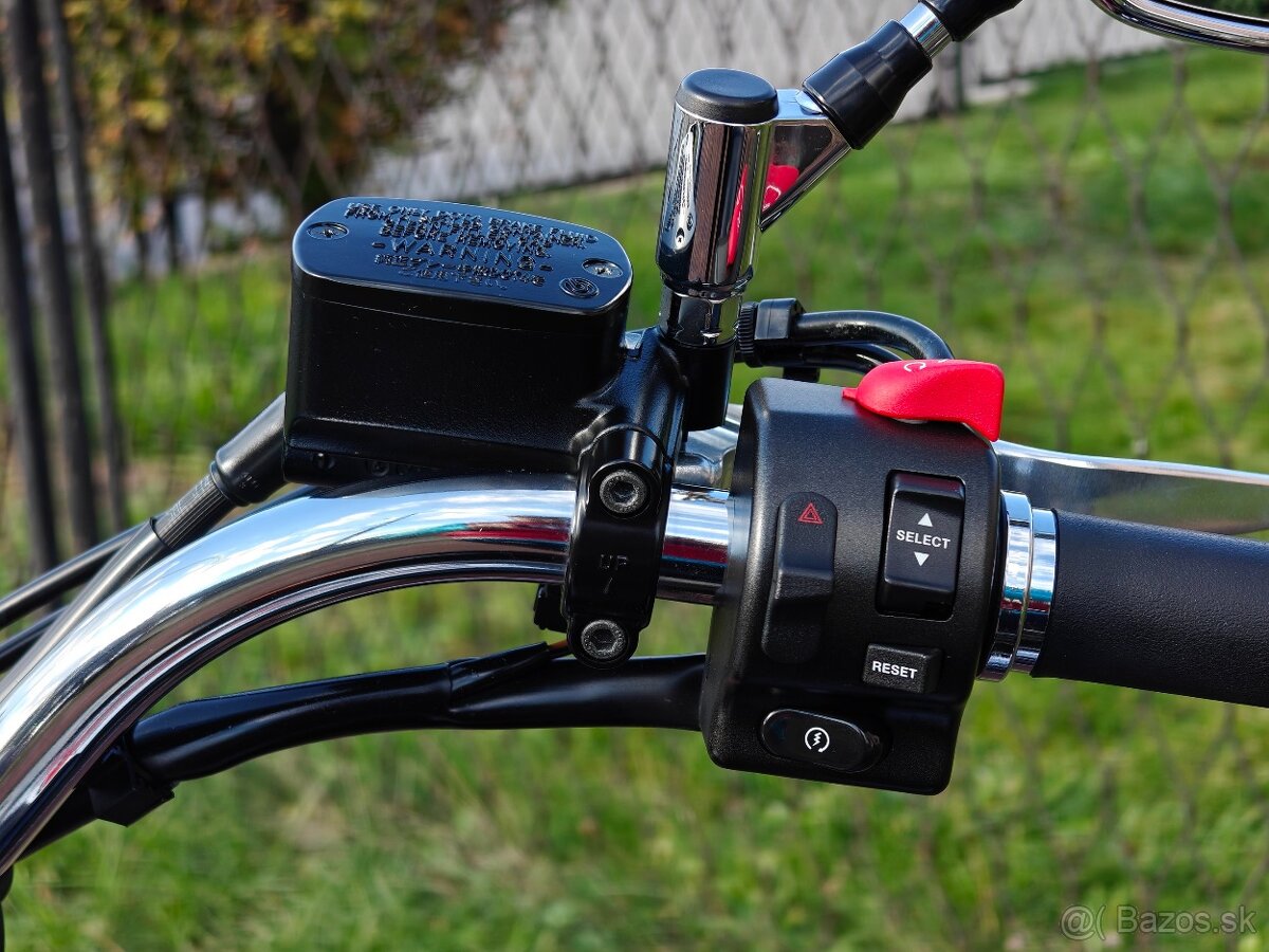 Yamaha XVS 1300 Midnight Star - 13