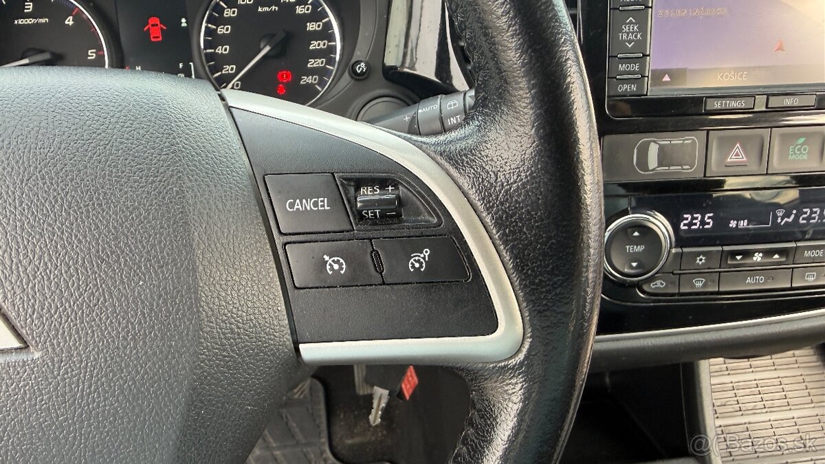 Mitsubishi Outlander 2.2 DI-D Intense - 13