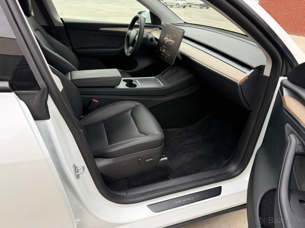 Tesla Model Y 2024 EU version, Long range, dual motor - 13